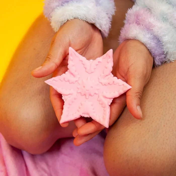 Cute Little Fuckers Starsi – Rose