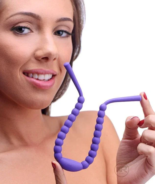 Frisky | Oral Sex Enhancing Hands Free Labia Spreader